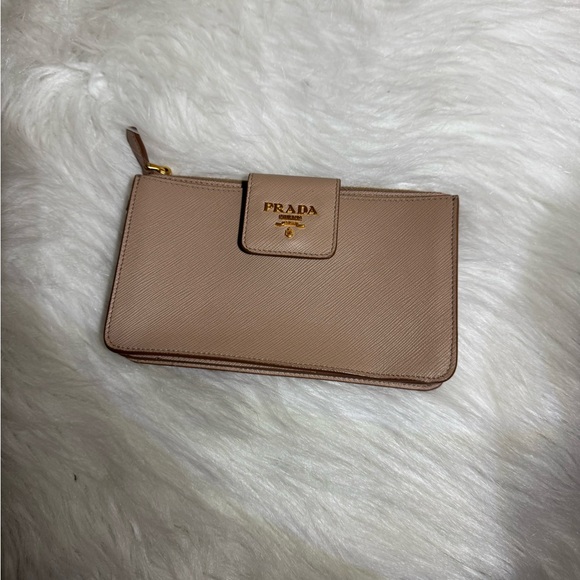 Prada wallet - Picture 1 of 11
